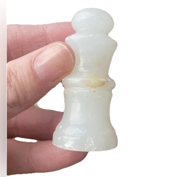 Vintage Black And White Marble Chess Pieces 28 Pieces Total - Picture 5 of 12